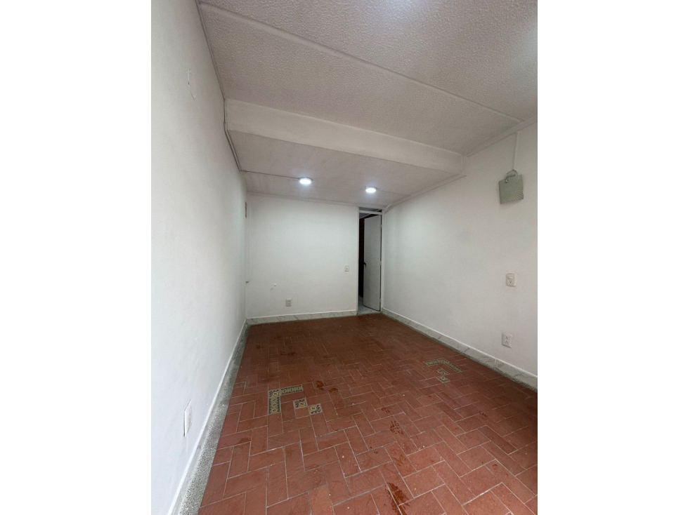 SE ARRIENDA LOCAL COMERCIAL SECTOR MODELIA - 5