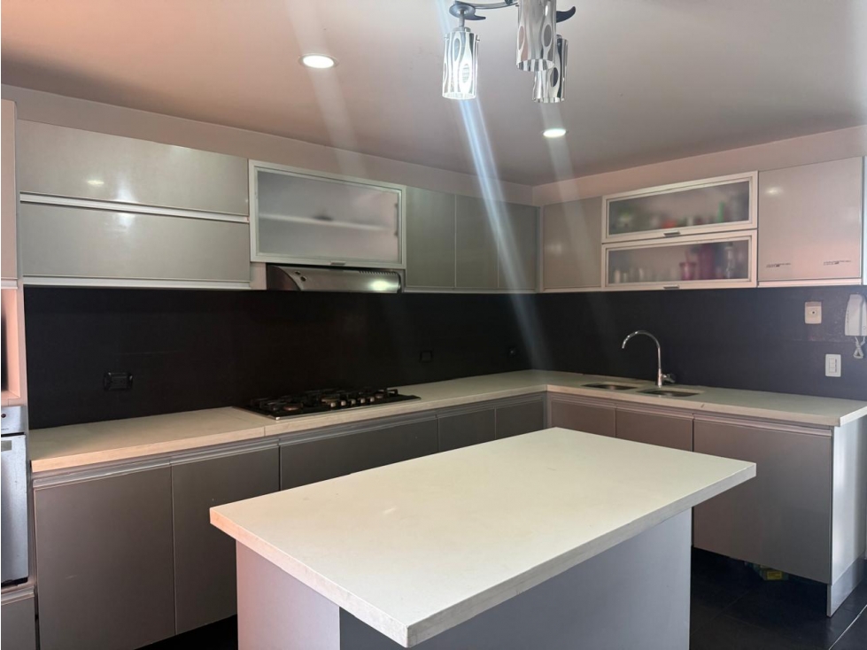 SE VENDE HERMOSO APARTAMENTO EN SALITRE