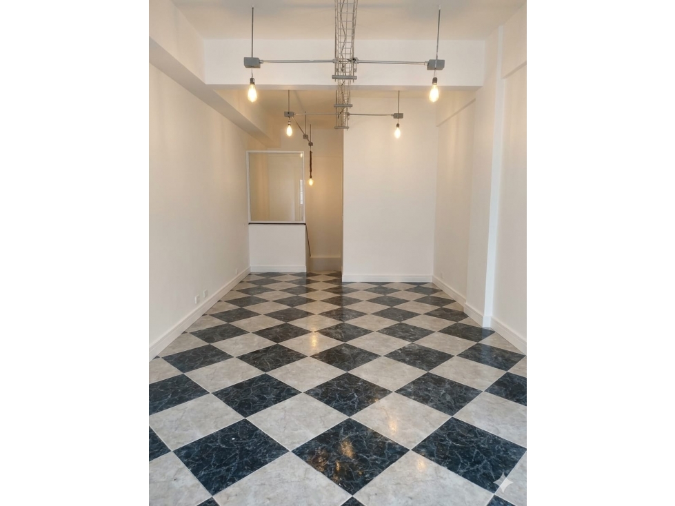 SE ARRIENDA COMODO LOCAL COMERCIAL SECTOR SALITRE