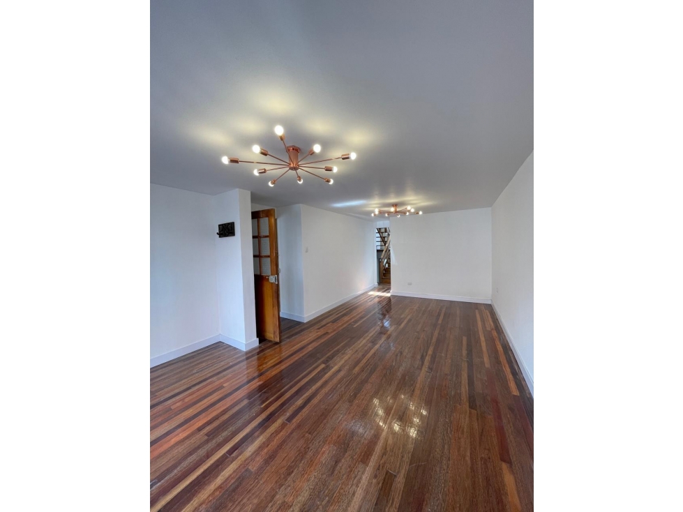 EN VENTA CASA CON RENTA BARRIO COLSEGUROS MANIZALES