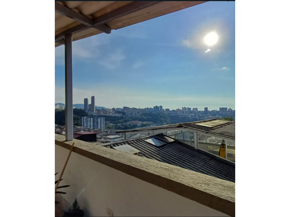 EN VENTA CASA MIRADOR DE LA CAROLA