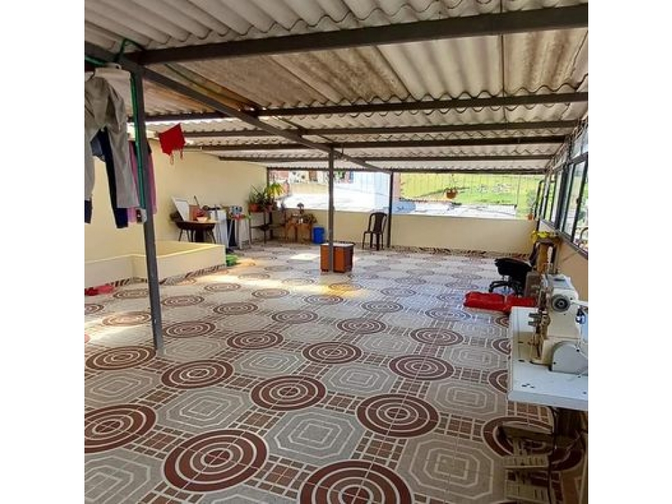 EN VENTA CASA ESQUINERA VILLAMARÍA 