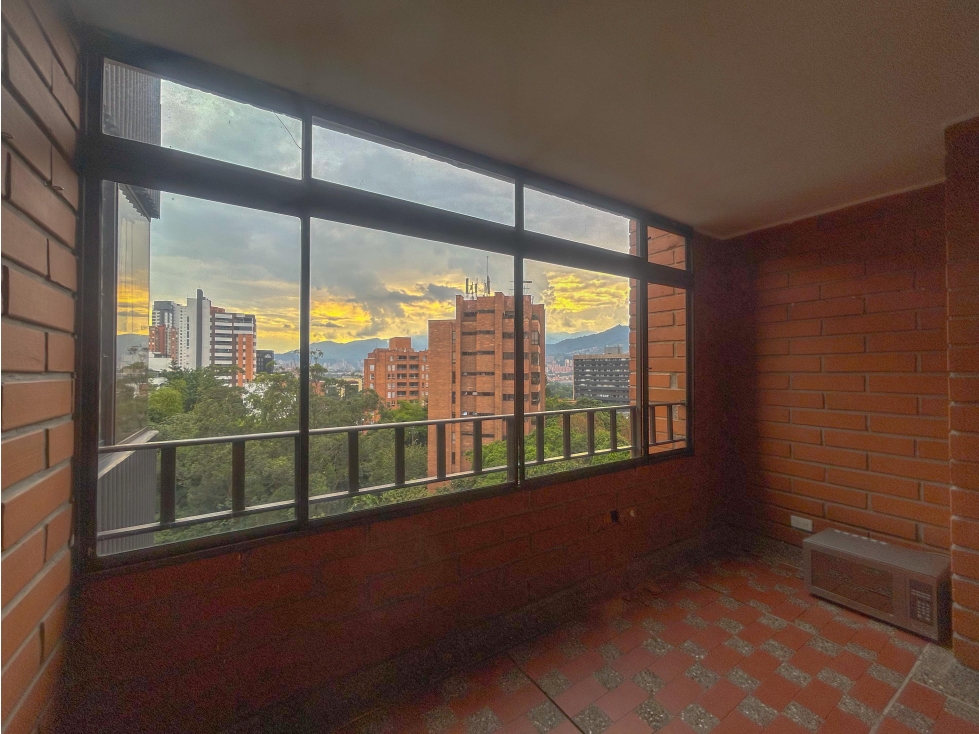 Vive en el corazón de El Poblado con todas las comodidades