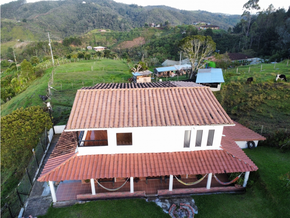 Vendo hermosa casa finca en Guarne Vereda Yolombal