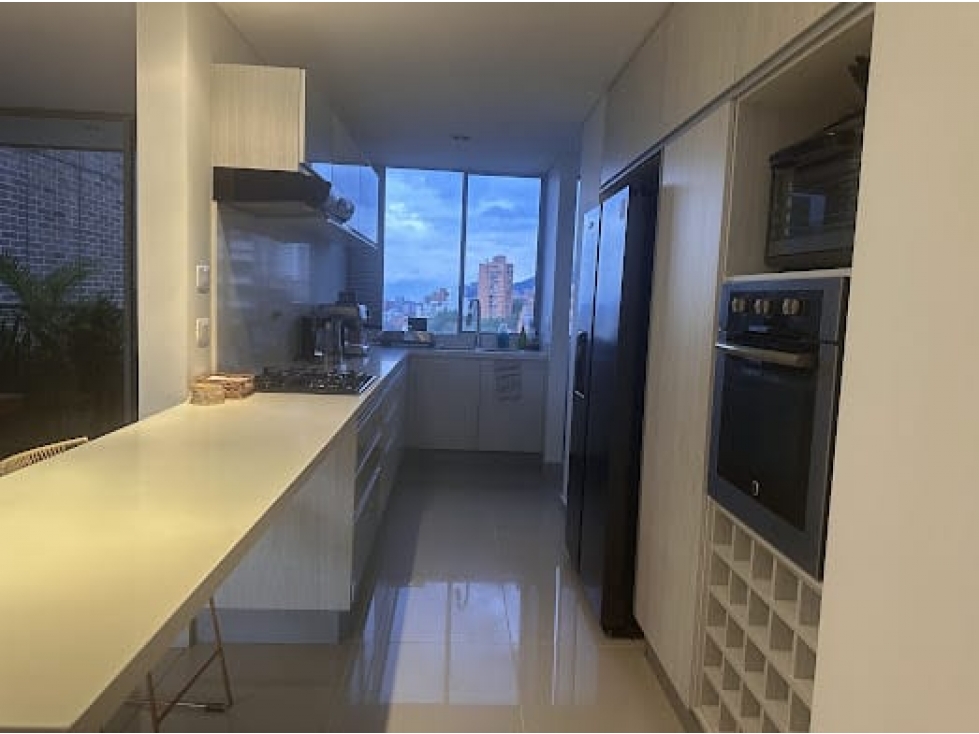 Espacio, confort y ubicación premium en Loma de Benedictinos. — foto 5