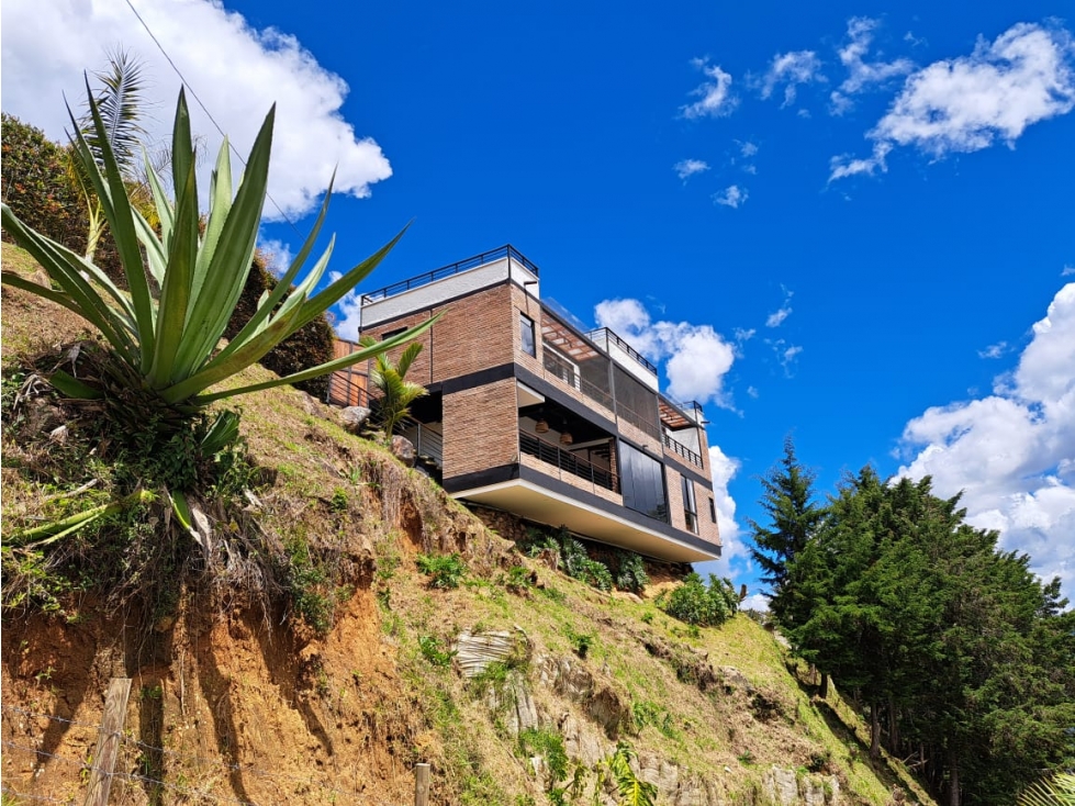 VENTA HERMOSA FINCA EN COPACABANA.