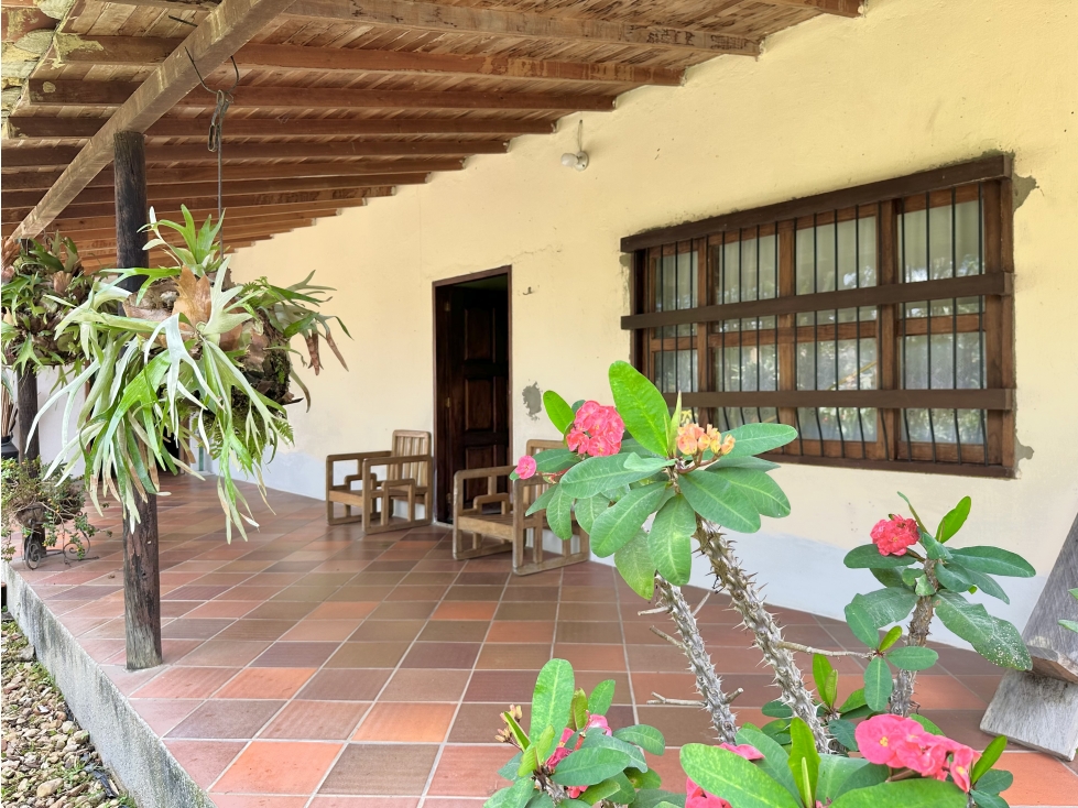 Hermoso lote con casa en Santuario