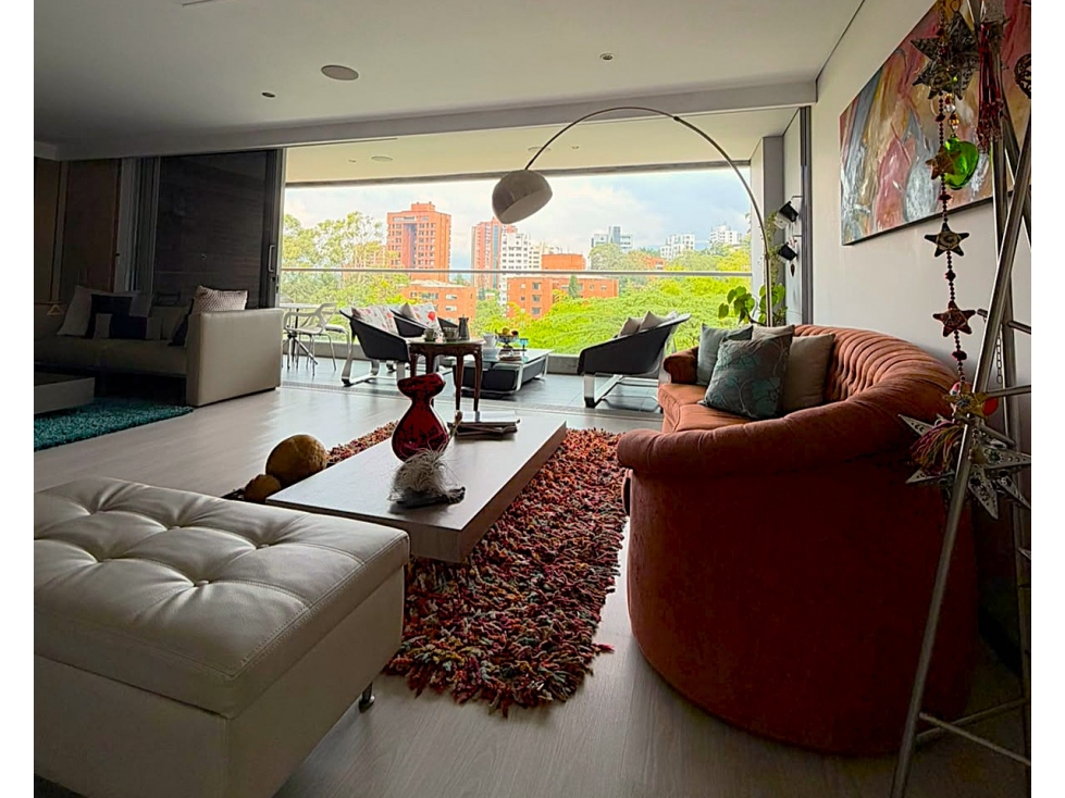 Apartamento amplio con hermosa vista, Envigado, Loma de Benedictinos.