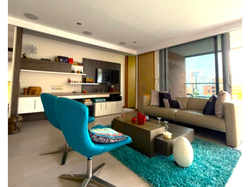 Apartamento amplio con hermosa vista, Envigado, Loma de Benedictinos. — foto 2