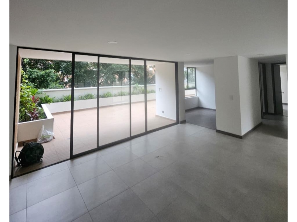Apartamento de 95 m2 + 101.65 m2 de terraza, Camino Verde, Envigado.