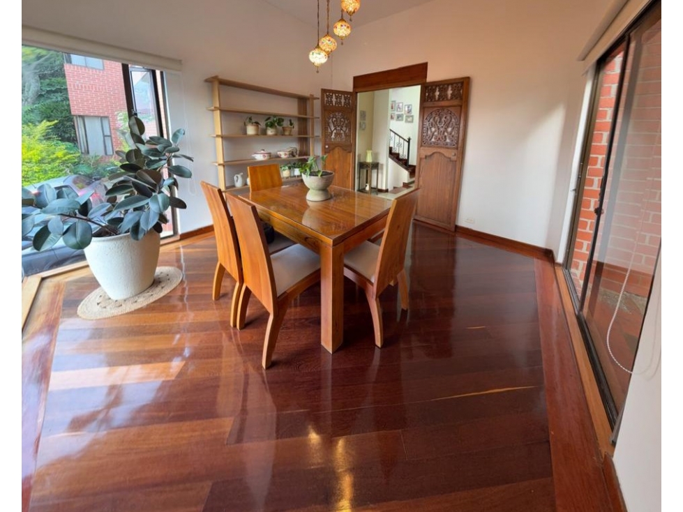 Hermosa casa tradicional, sector los Balsos, 220 m2, 3 niveles. — foto 3