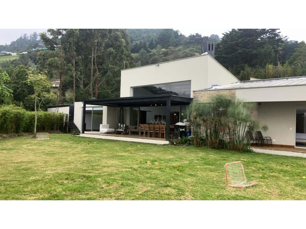 Casa Amoblada en Arriendo - Alto de Palmas