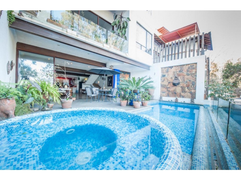 VENDE CASA, SAN GASPAR DEL LAGO, VALLE DE BRAVO, EDO. MEX.
