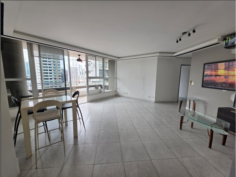 Venta de apartamento en PH Luxor Towers, Bella Vista