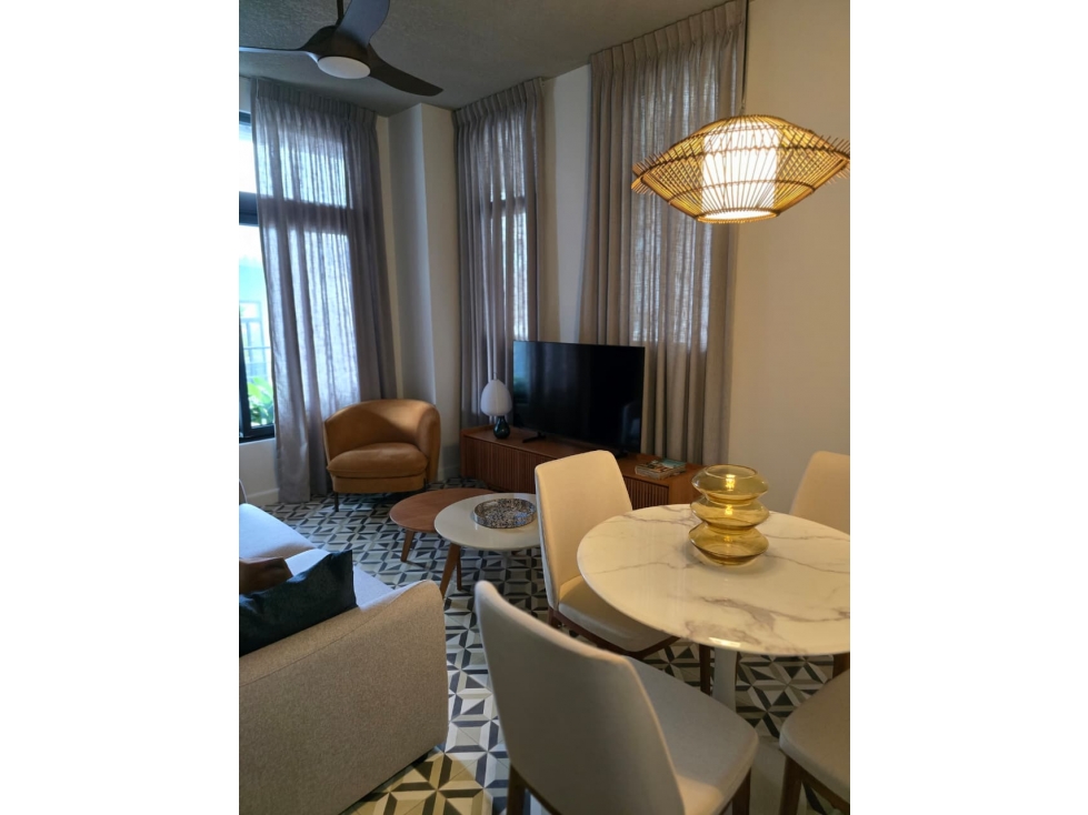 SE ALQUILA APARTAMENTO EN PLAZUELA ALFARO, CASCO ANTIGUO #11
