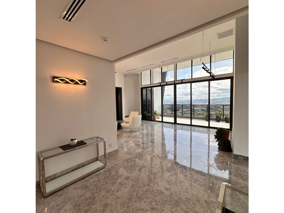 SE VENDE BELLO PENTHOUSE EN EMPIRE, SANTA MARÍA — foto 2