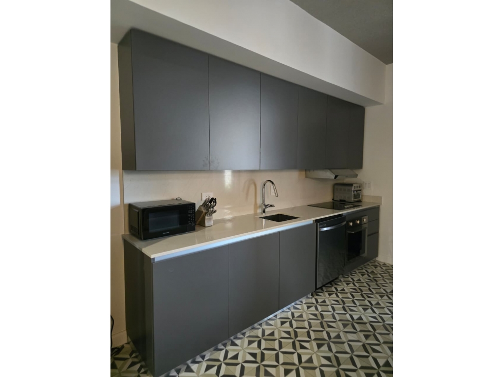 SE ALQUILA APARTAMENTO EN PLAZUELA ALFARO, CASCO ANTIGUO #10 — foto 6