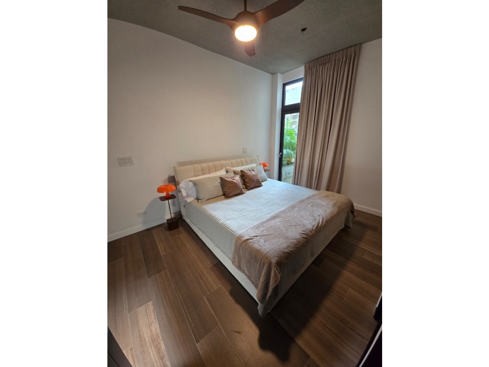 SE ALQUILA APARTAMENTO EN PLAZUELA ALFARO, CASCO ANTIGUO #4 — foto 4