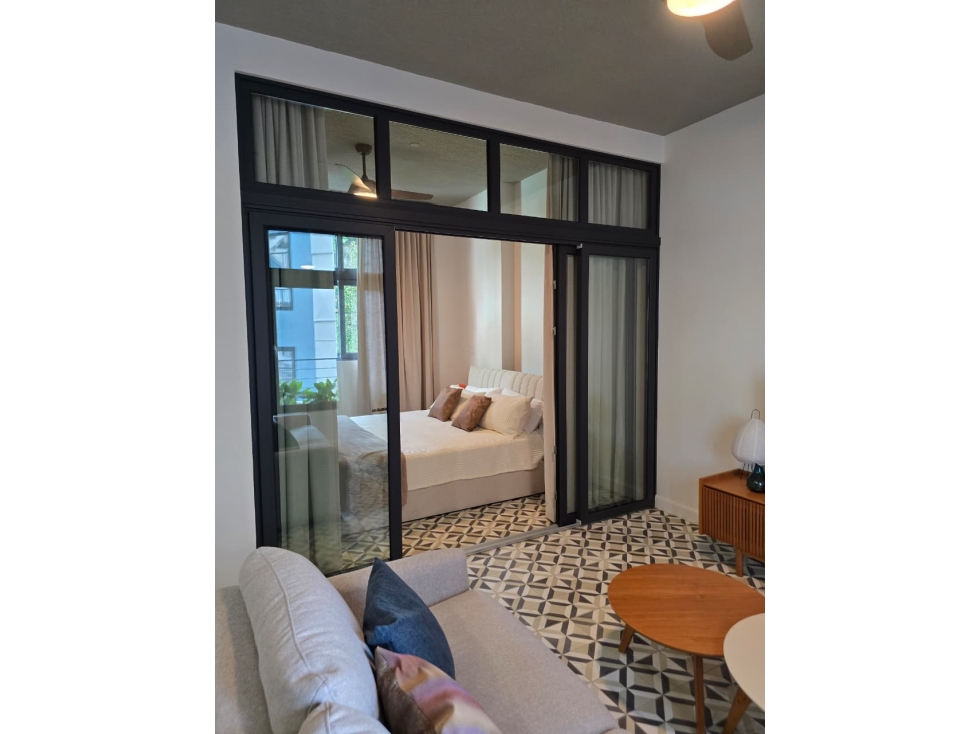 SE ALQUILA APARTAMENTO EN PLAZUELA ALFARO, CASCO ANTIGUO #11 — foto 3