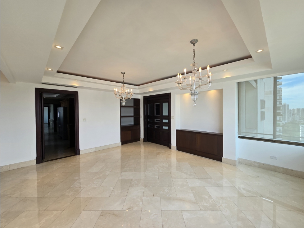 Penthouse en PH Golf Tower Exclusividad y Confort en Altos del Golf