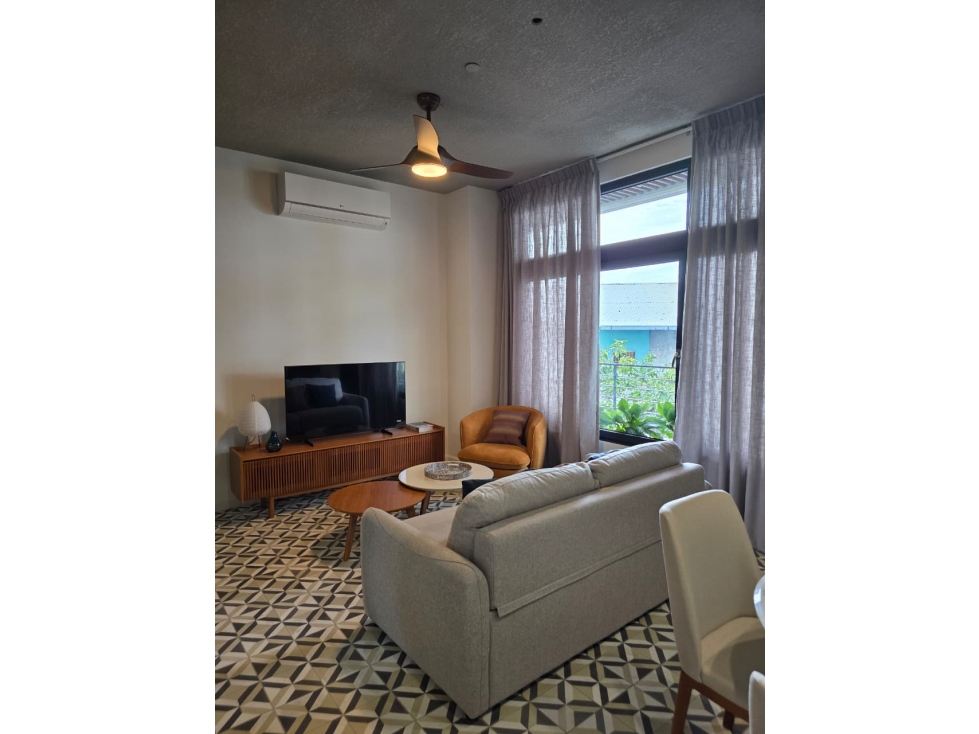 SE ALQUILA APARTAMENTO EN PLAZUELA ALFARO, CASCO ANTIGUO #11 — foto 2
