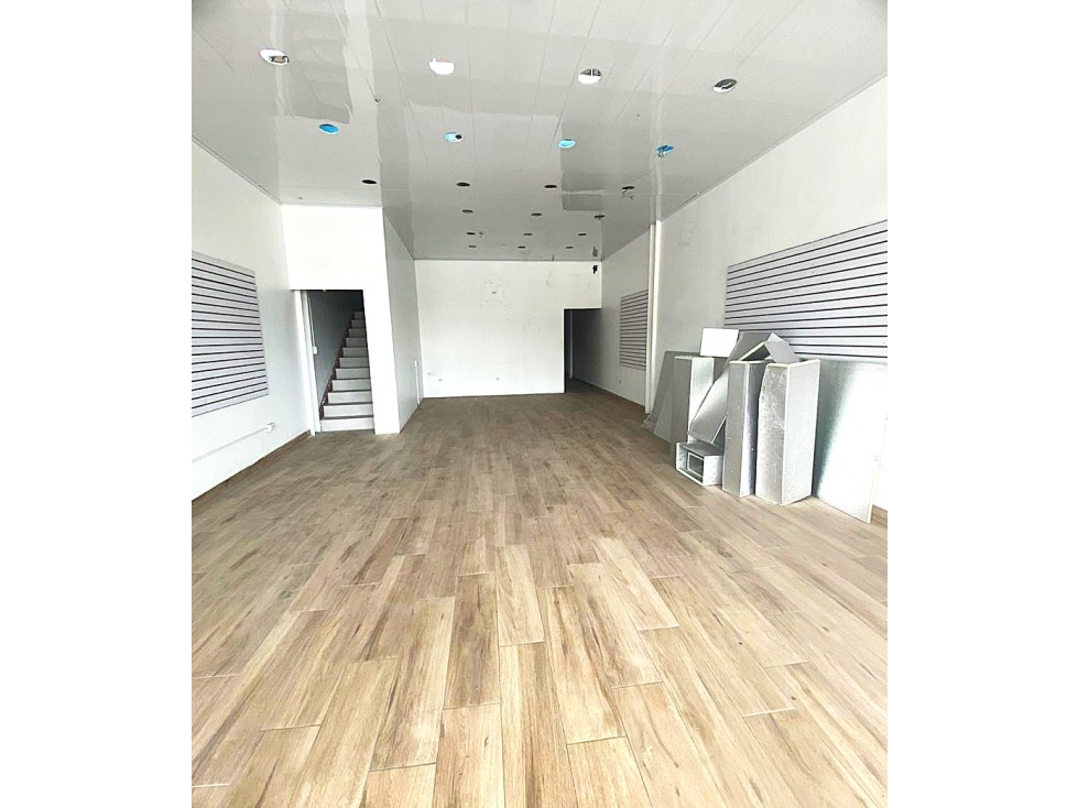 SE ALQUILA LOCAL COMERCIAL EN PLAZA MIDTOWN, RICARDO J. ALFARO — foto 2