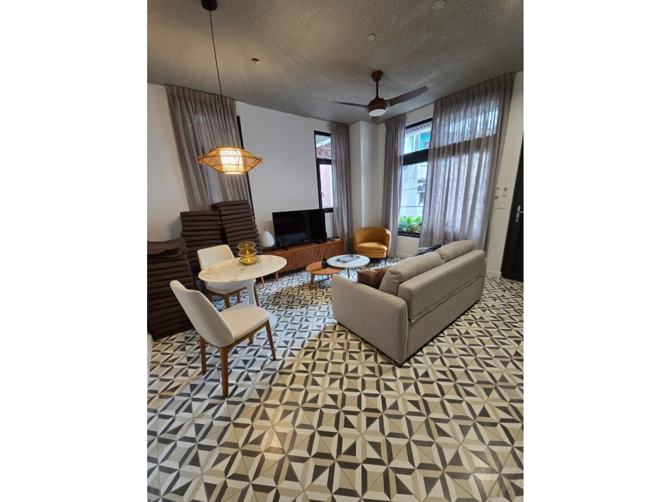 SE ALQUILA APARTAMENTO EN PLAZUELA ALFARO, CASCO ANTIGUO #4 — foto 2