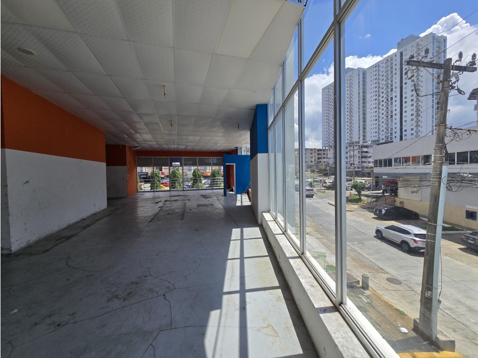 SE VENDEN DOS LOCALES COMERCIALES INTEGRADOS EN VÍA ESPAÑA — foto 4
