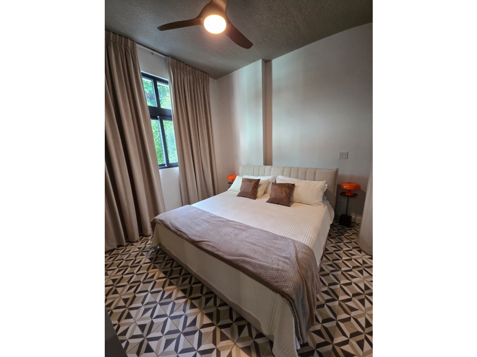 SE ALQUILA APARTAMENTO EN PLAZUELA ALFARO, CASCO ANTIGUO #11 — foto 4