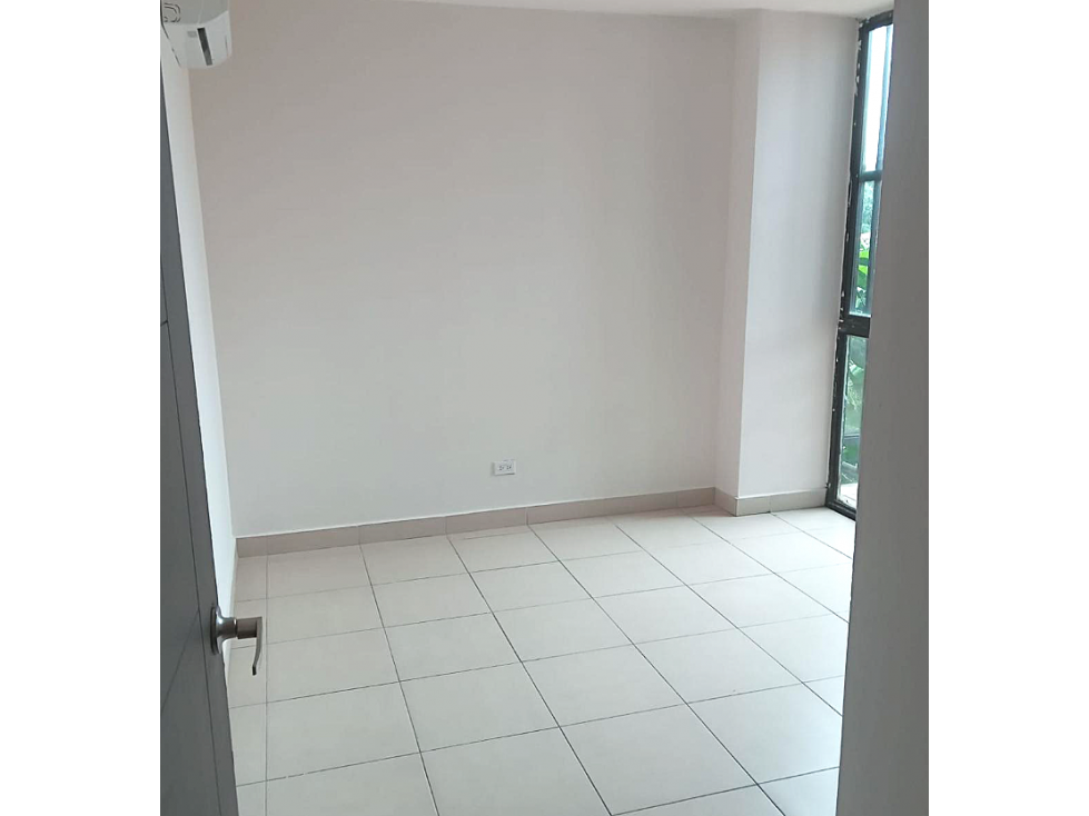SE ALQUILA APARTAMENTO VACÍO EN PH VIRIDIAN, SAN FRANCISCO — foto 4