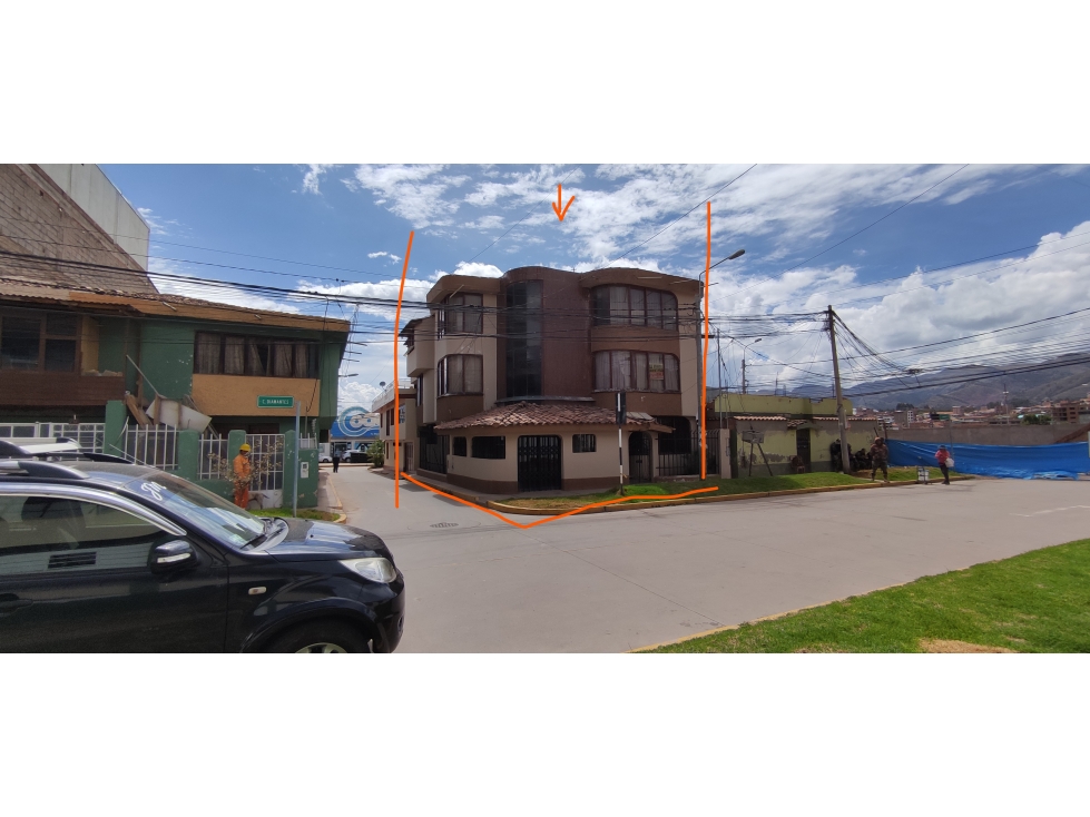 VENDO CASA EN ESQUINA 168 M2 WANCHAQ CUSCO PERÚ - 1
