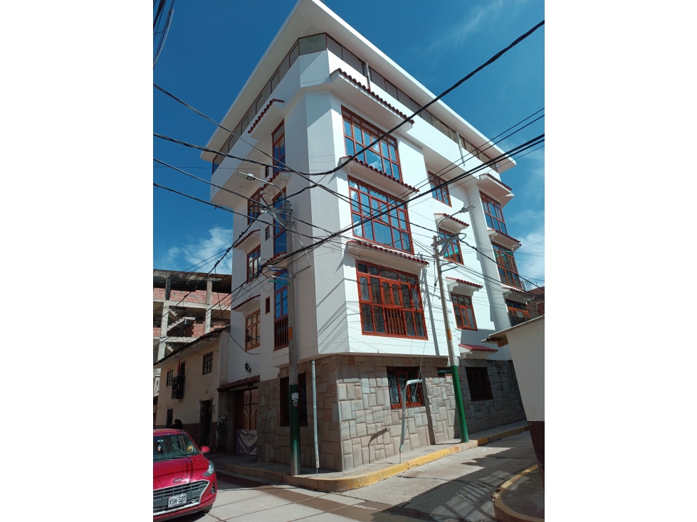 CASA DE LUJO 600 M2 CALLE BOLOGNESI SAN SEBASTIAN CUSCO PERÚ - 1