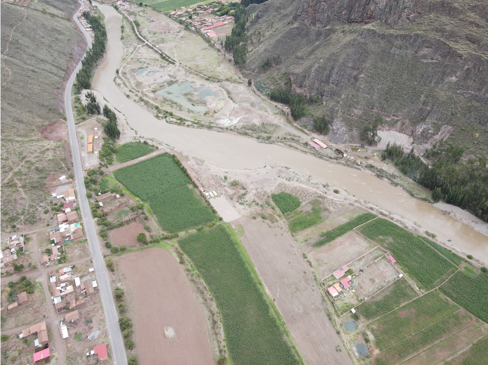 VENDO TERRENO DE 8000 M2 A PIE DE PISTA VALLE SAGRADO PISAC CUSCO PERU - 3