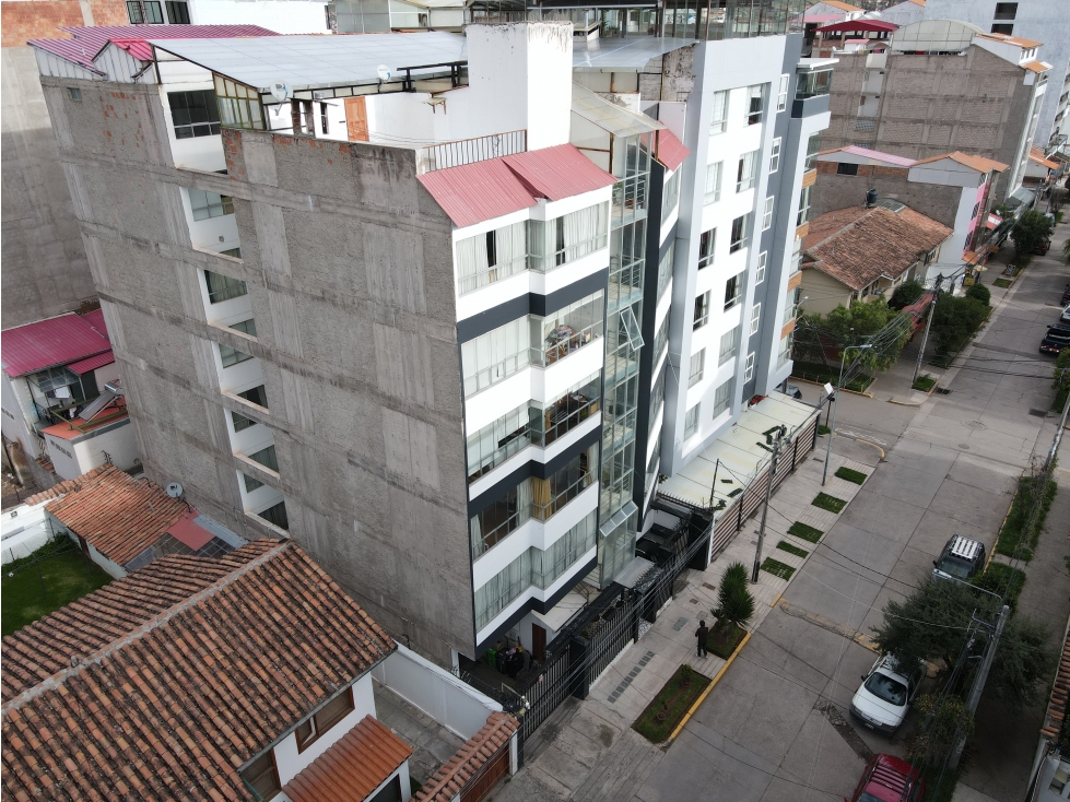 VENDO DEPA RTAMENTO DE 130 M2 CON COCHERA URB MAGISTERIO CUSCO PERU - 1