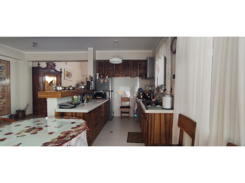 VENDO RESIDENCIA LUJOSA 330 M2 FRENTE AL PARQUE HUANCARO CUSCO - 3