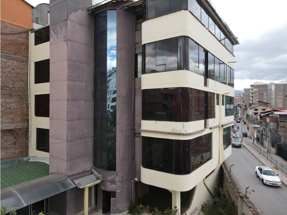 VENDO EDIFICIO MODERNO CON 3 FRONTIS SANTA MÓNICA, WANCHAQ, CUSCO - 4