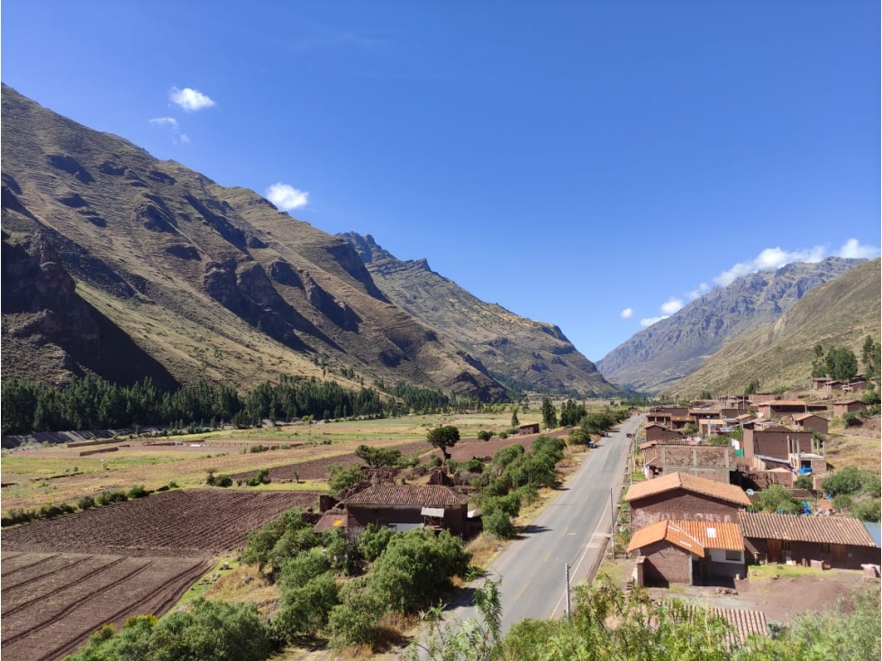VENDO TERRENO DE 8000 M2 A PIE DE PISTA VALLE SAGRADO PISAC CUSCO PERU - 5