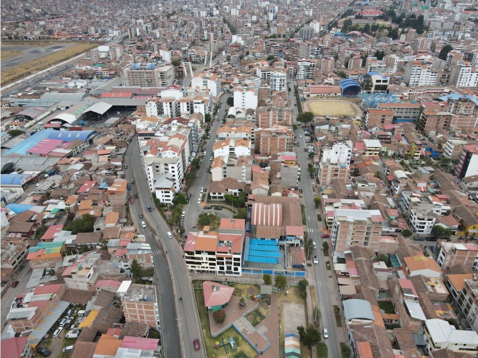 VENDO EDIFICIO MODERNO CON 3 FRONTIS SANTA MÓNICA, WANCHAQ, CUSCO - 6