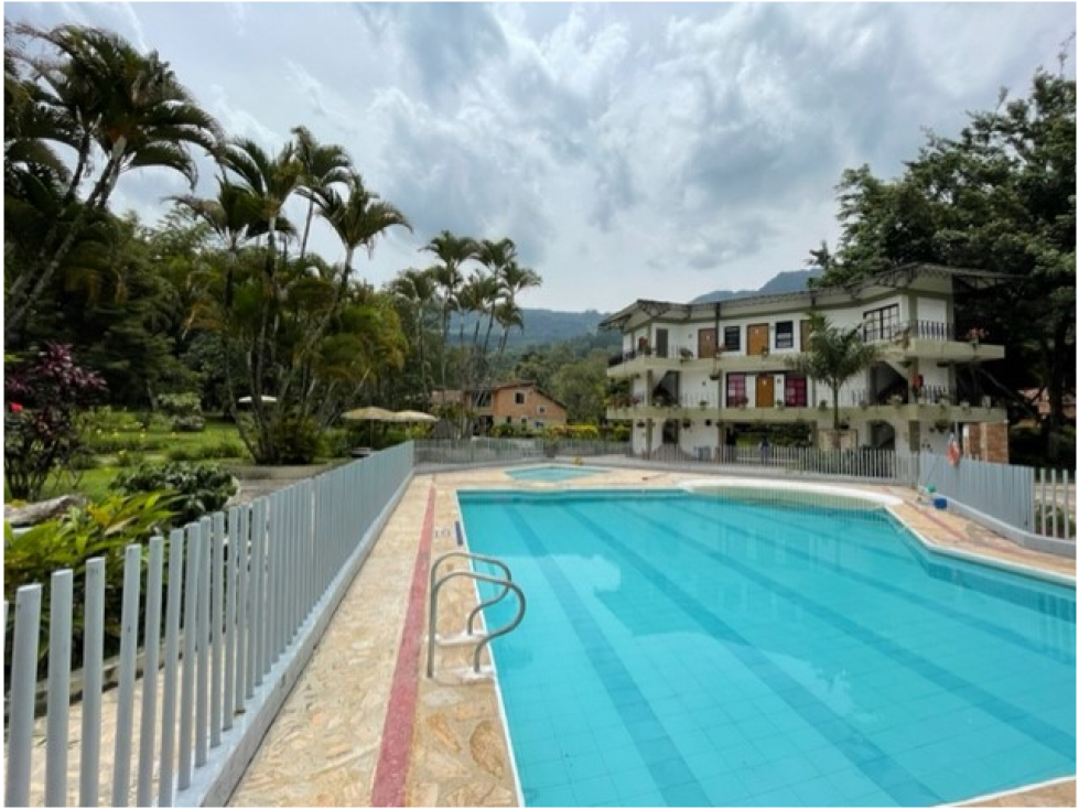 Lotes con construcción en venta - Medellín