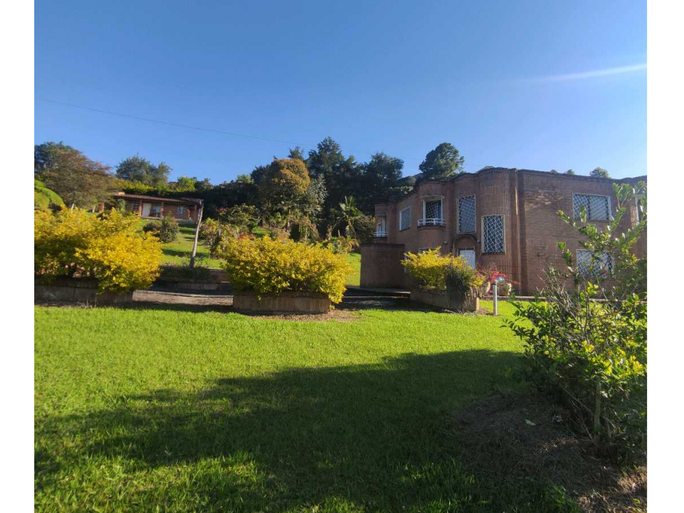 Se vende finca en parcelación via la Ceja la Union