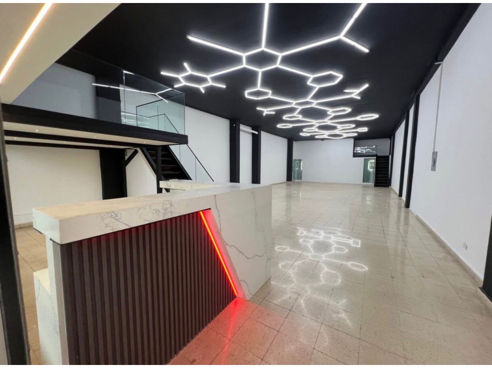 Se alquila local comercial