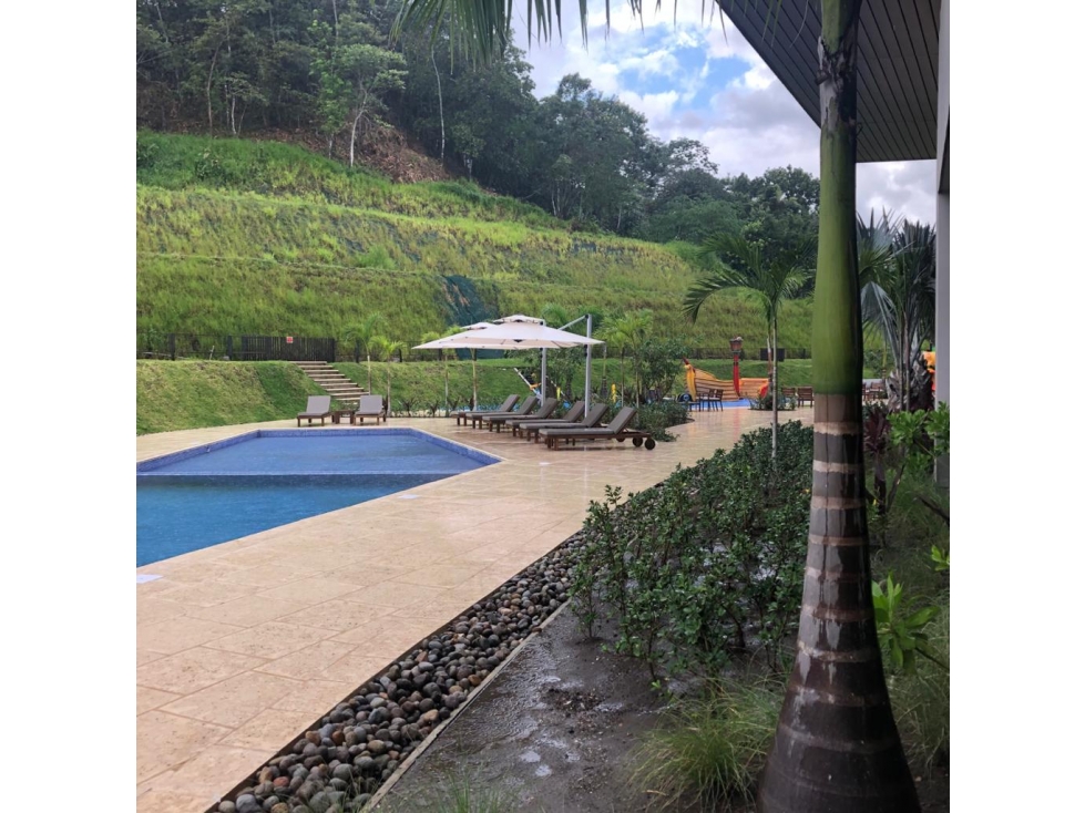 Se alquila casa en Golf Gardens
