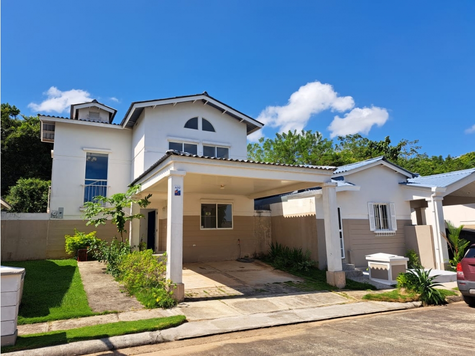 Se vende casa en Las Olas de Playa Dorada