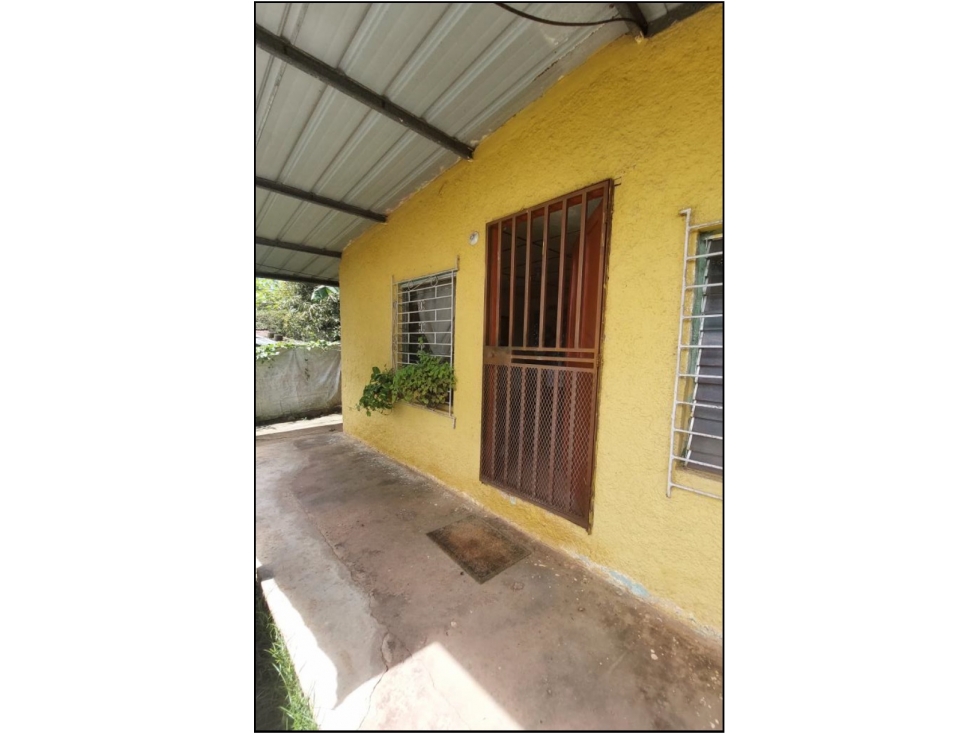 SE VENDE CASA EN PEDREGAL - 1