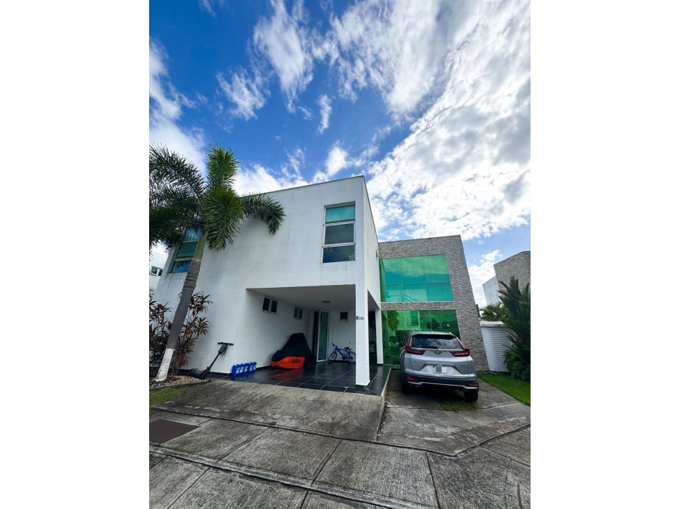 SE VENDE CASA EN COSTA ESMERALDA-COSTA SUR