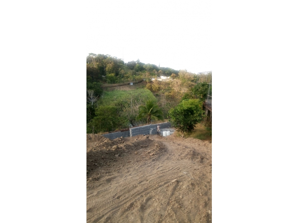 LOTE EN VENTA // LAS CUMBRES - 1