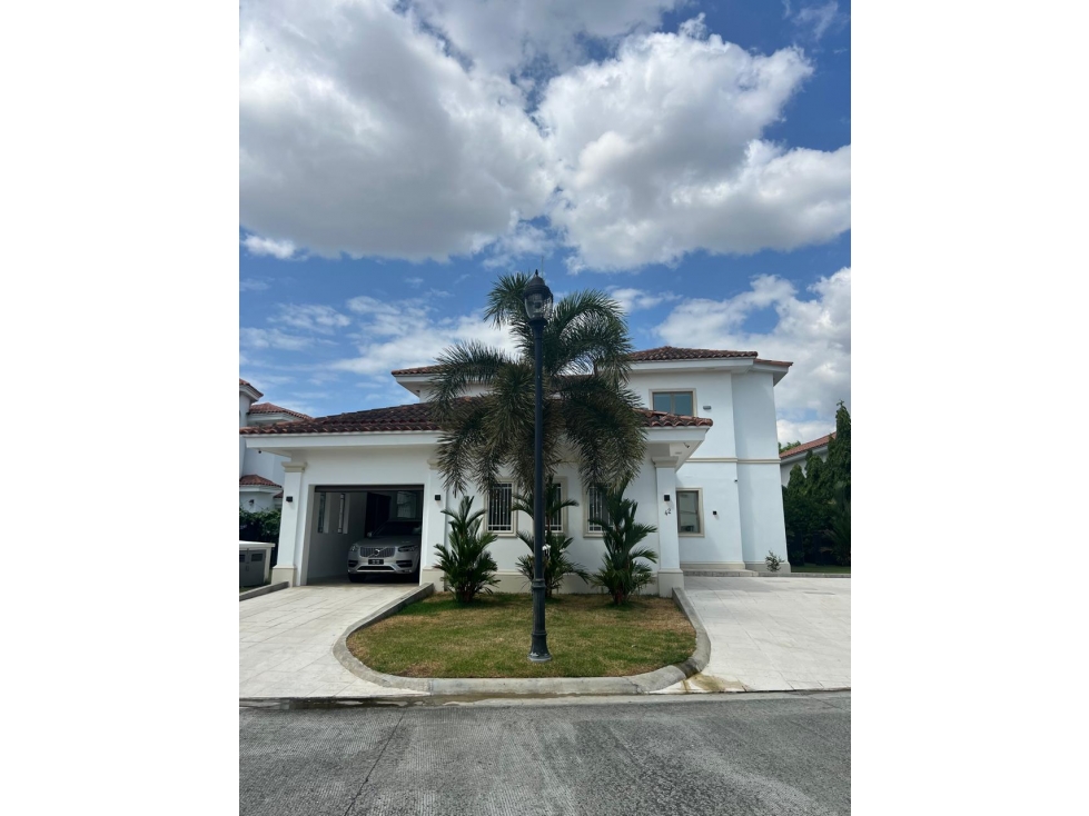 SE VENDE CASA EN SANTA MARIA PH FAIRWAY