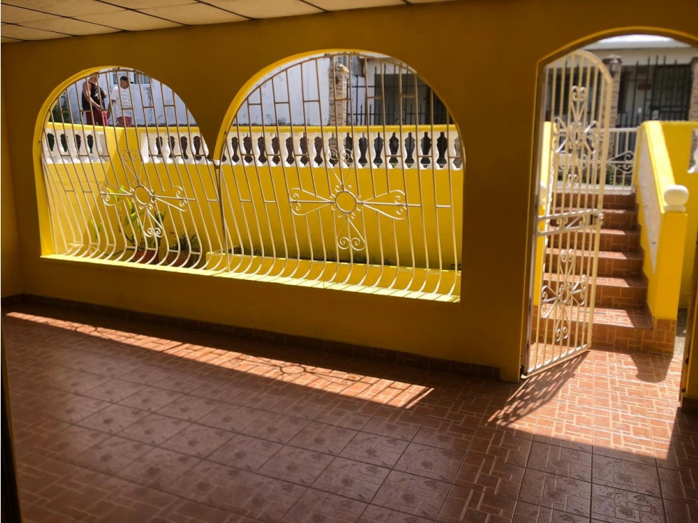 SE VENDE CASA // COLÓN CATIVA - 4