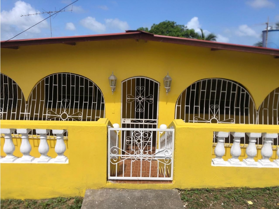 SE VENDE CASA // COLÓN CATIVA - 2