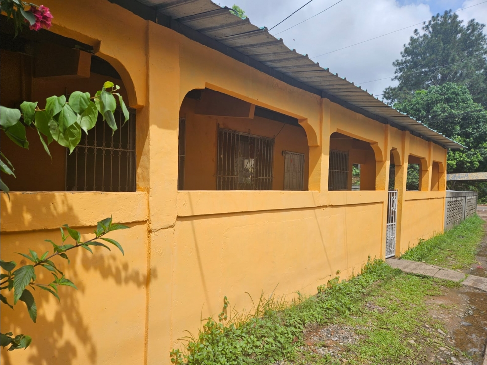 SE VENDE CASA EN REMATE // PEDREGAL - 1